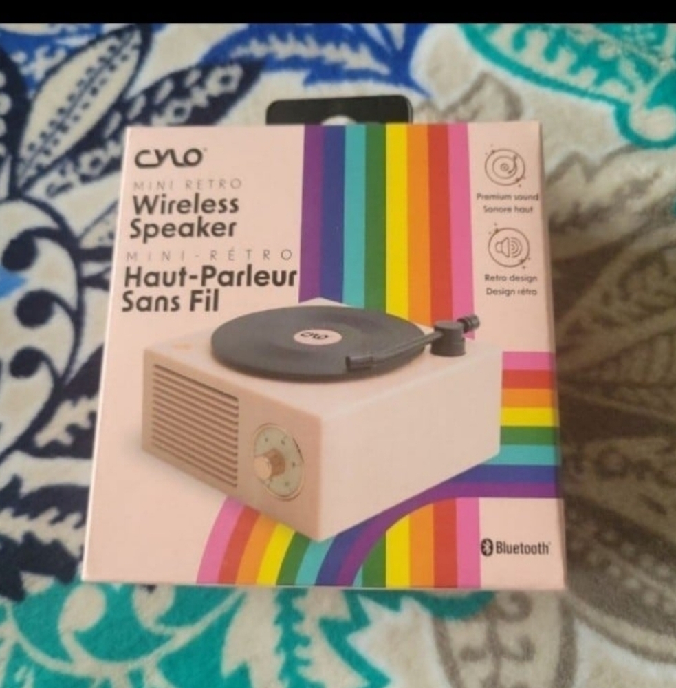 CYLO Record Player Bluetooth Speaker